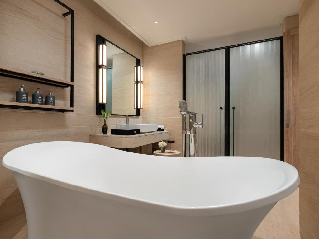 HOTEL du LAC SIGNATURE - 19