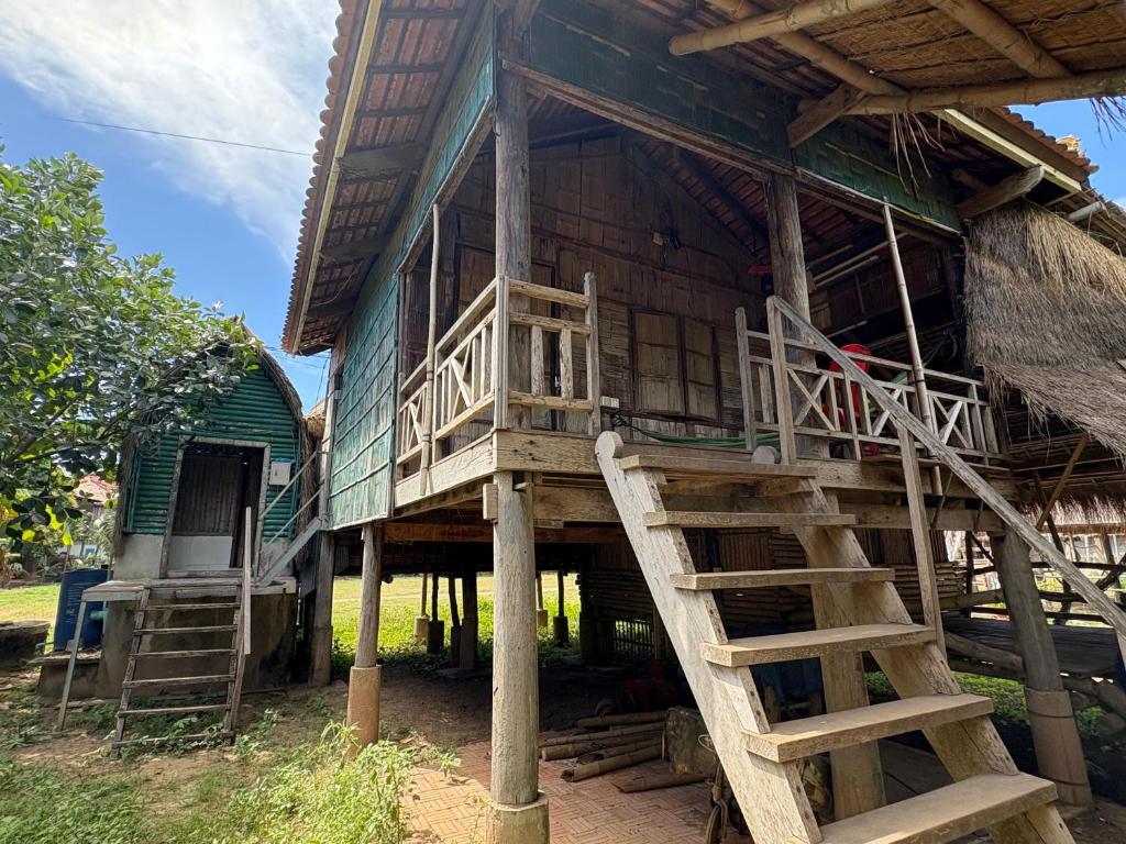 OBT Homestay and Bungalows 8