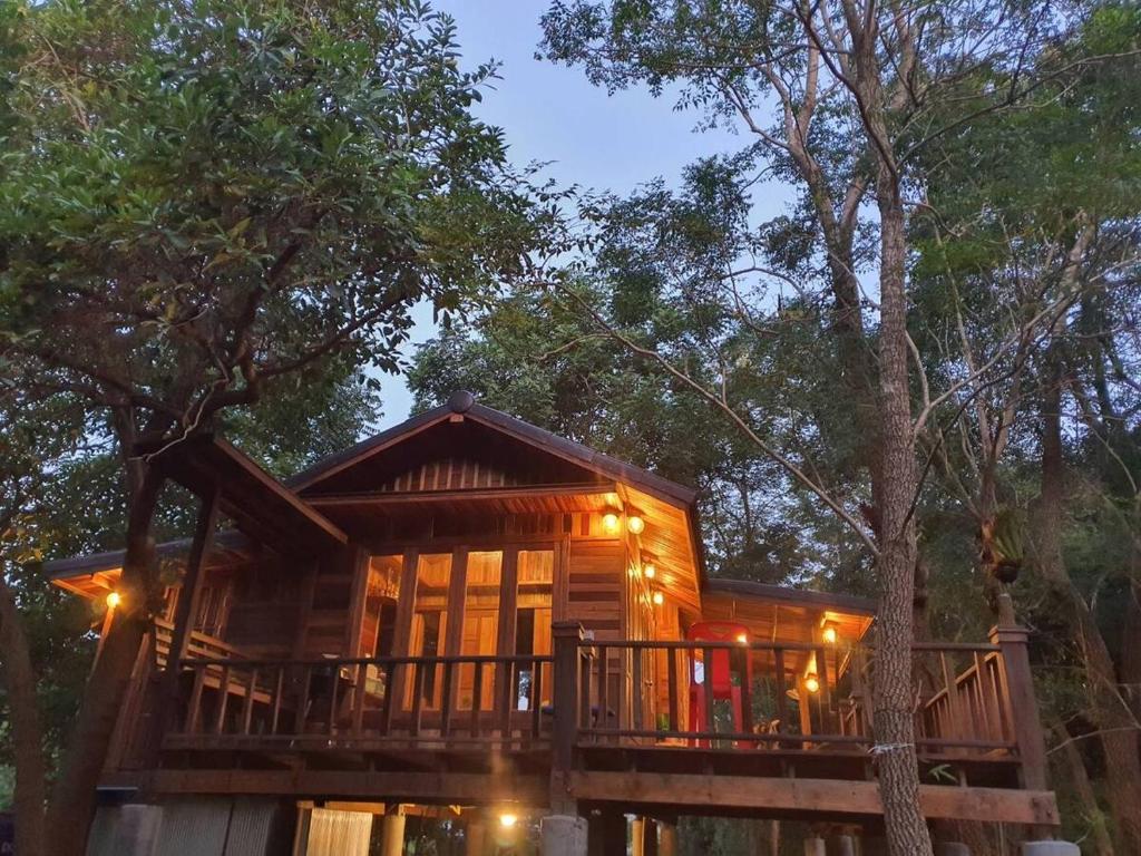 Tòa nhà nơi nhà nghỉ dưỡng tọa lạc