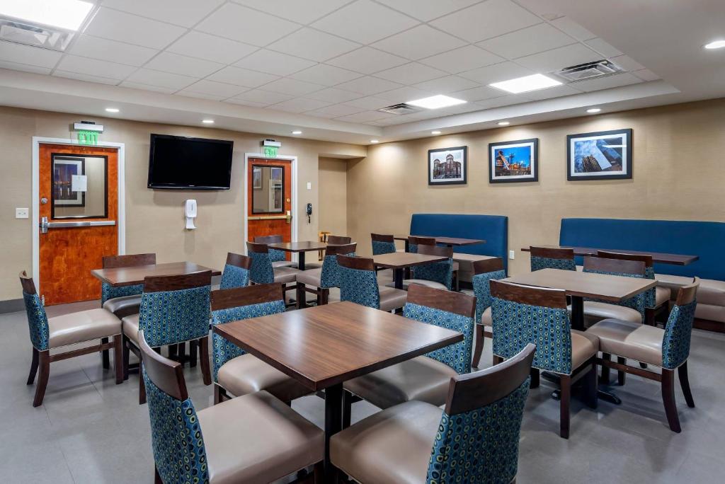 Comfort Inn Birmingham Homewood photo