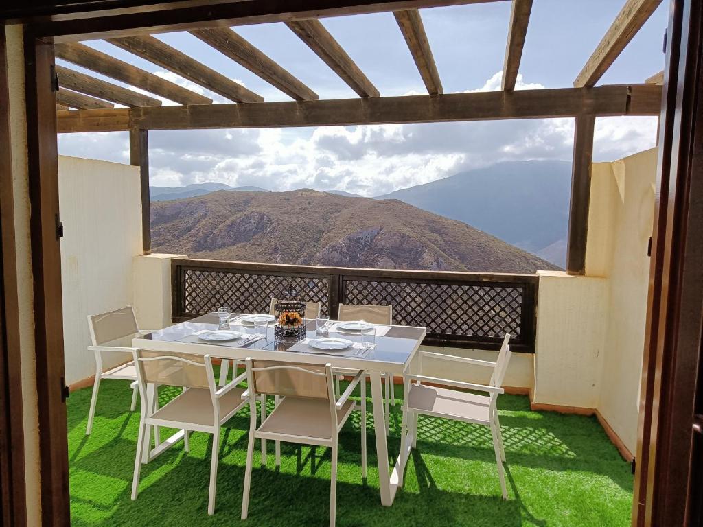 En generel udsigt til bjerge eller udsigt til bjerge taget fra lejligheden