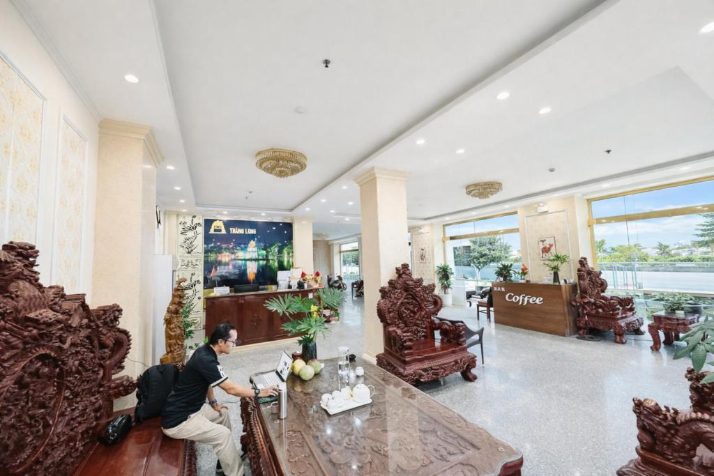 Posezení v ubytování Thăng Long Hotel Thanh Hoá