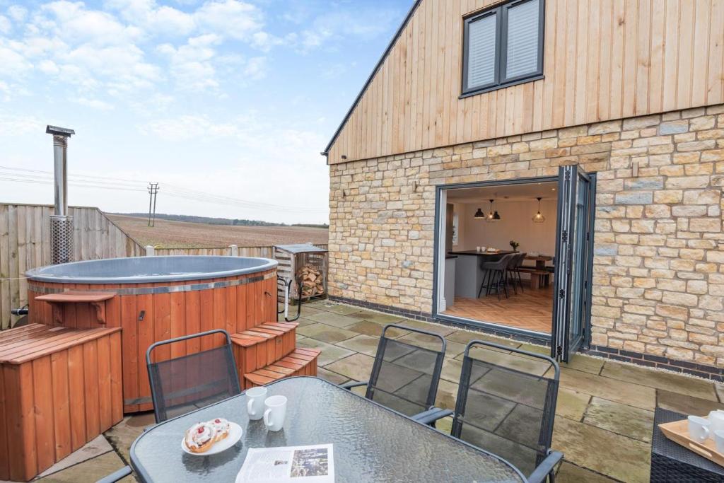 En terrasse eller udendørsområde på 4 Bed in Pleasley Vale oc-c30857