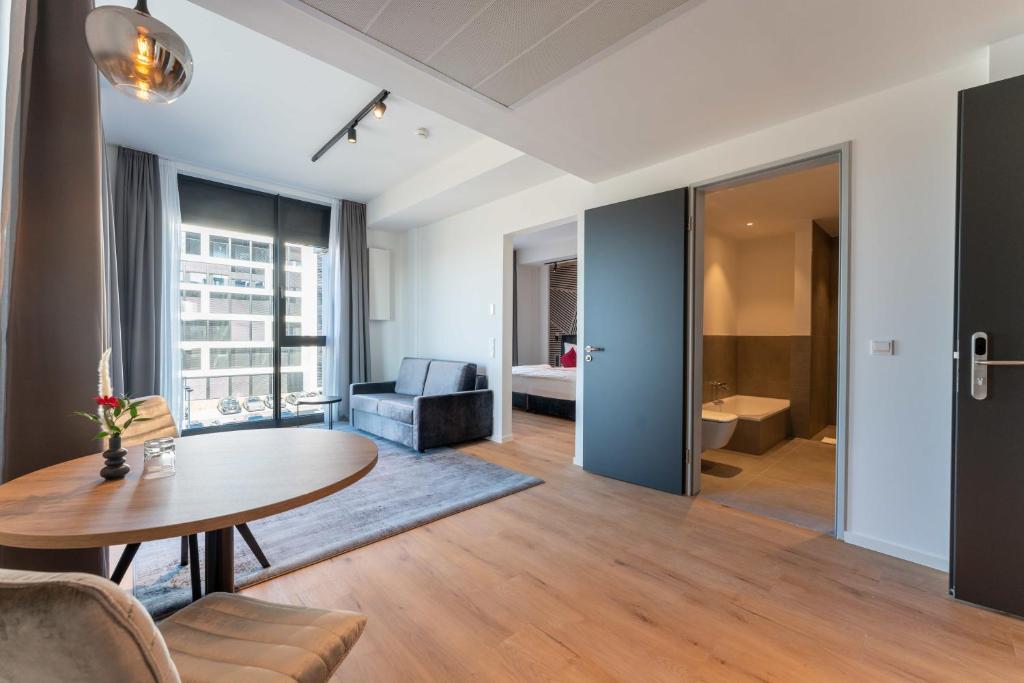 Frames Hotel GmbH - Suite