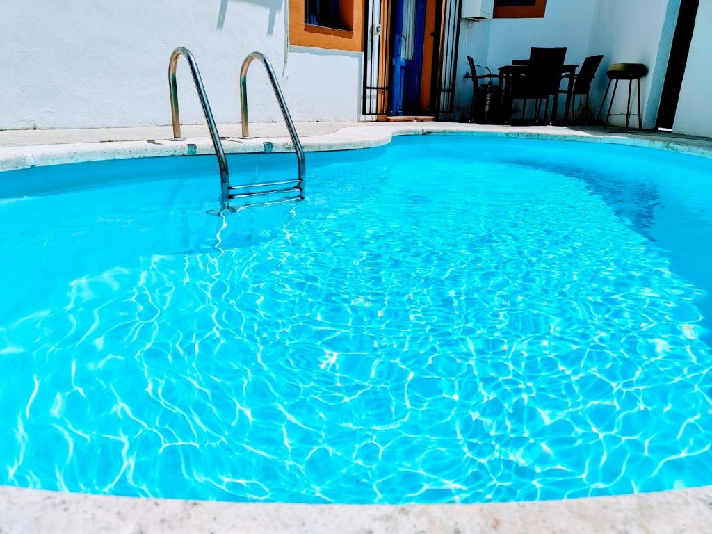 Hồ bơi trong/gần El Oasis de Castil 2