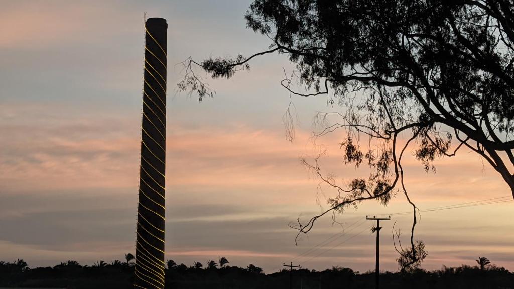 Alba o tramonto visti dall'interno dell'affittacamere o dai dintorni
