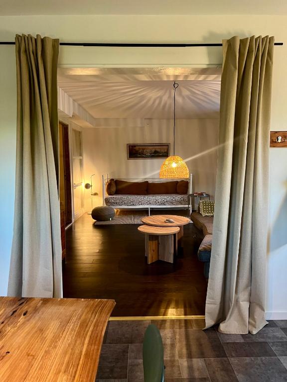 Postel nebo postele na pokoji v ubytování Sjöbacken - Lovely apartment in the heart of Braås