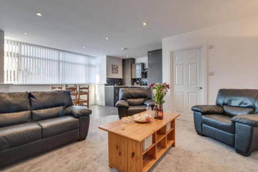 Posezení v ubytování 2-Bedroom Serviced Apartment Marske-by-the-Sea 2