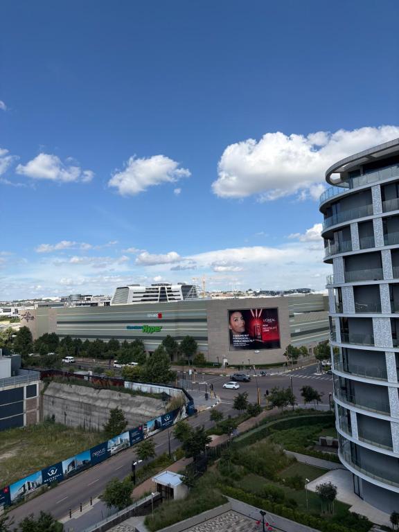 Vista generica su Midrand o vista sulla città dall'interno dell'appartamento