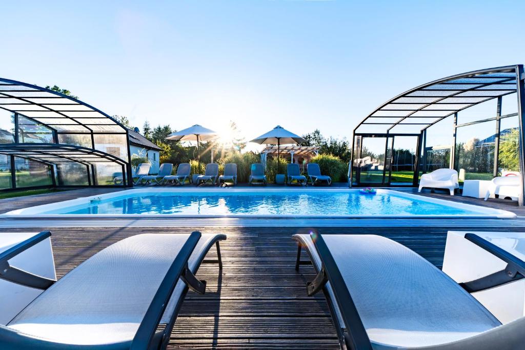 Swimmingpoolen hos eller tæt på Słoneczny Zakątek