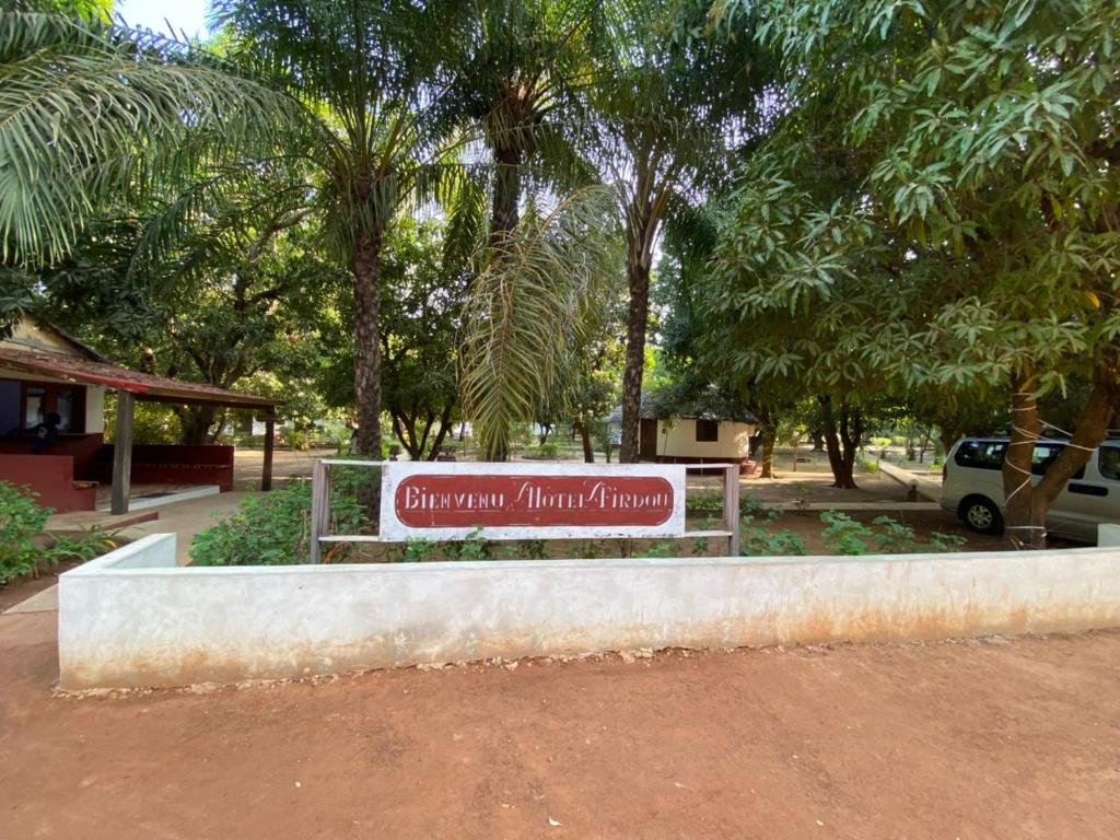 En have udenfor Hotel FIrdou