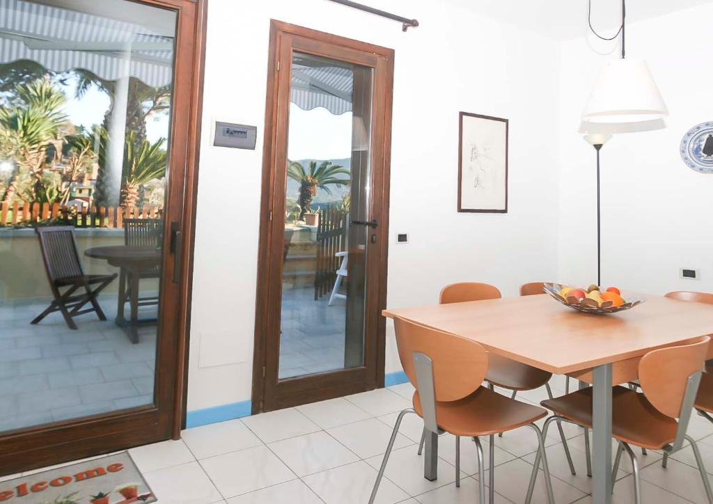 Kép Il Porto trilocale nr.7 szállásáról Porto Azzurróban a galériában