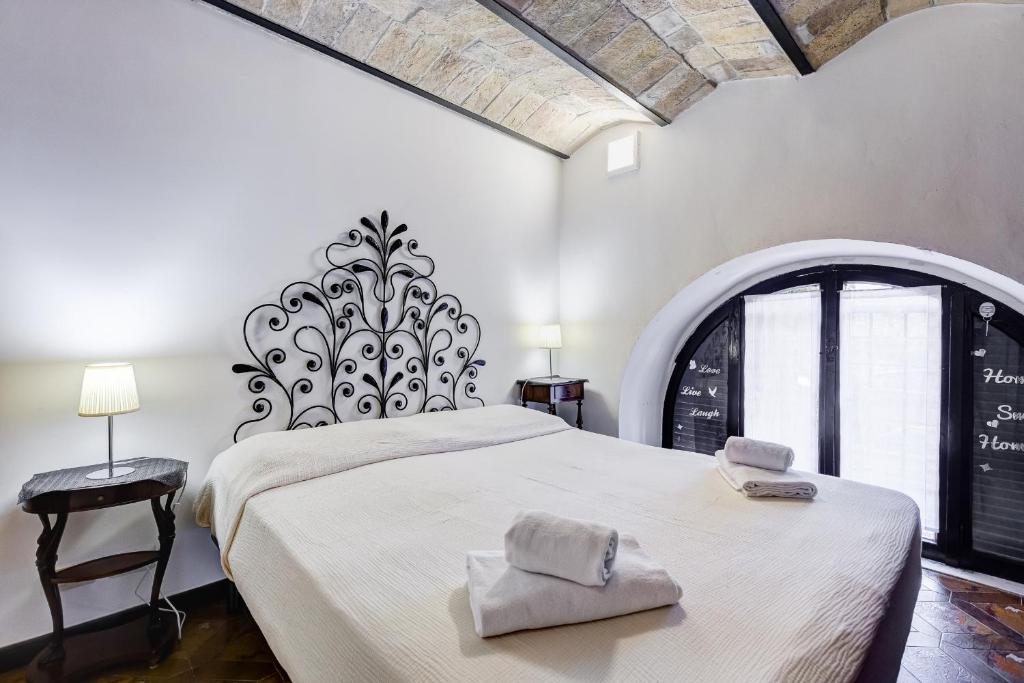 Charming Apartment with Garden, Parking & Metro