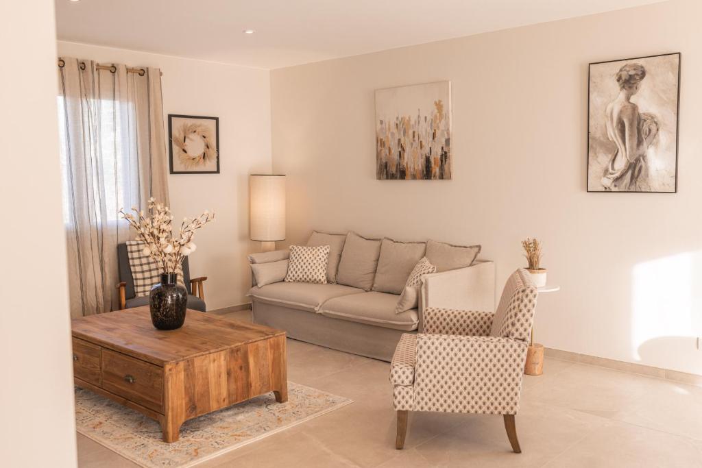 Afbeelding uit fotogalerij van Villa des Roches - Labeaume in Labeaume