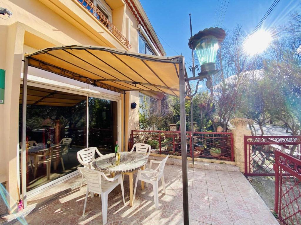 Photo de la galerie de l'établissement Au bord des jardins, à Cascastel-des-Corbières