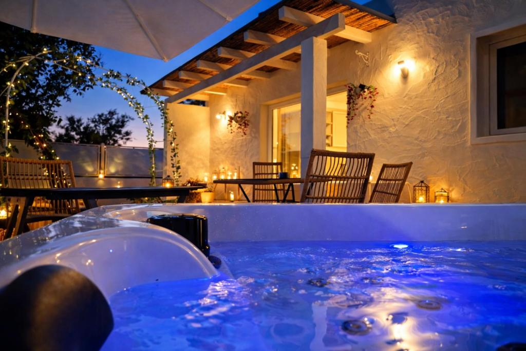 Swimmingpoolen hos eller tæt på Romantica Corte dei limoni Piscinas