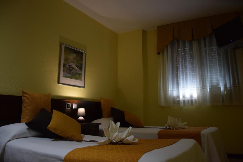 Hotel Complutense - Tweepersoonskamer Met 2 Aparte Bedden