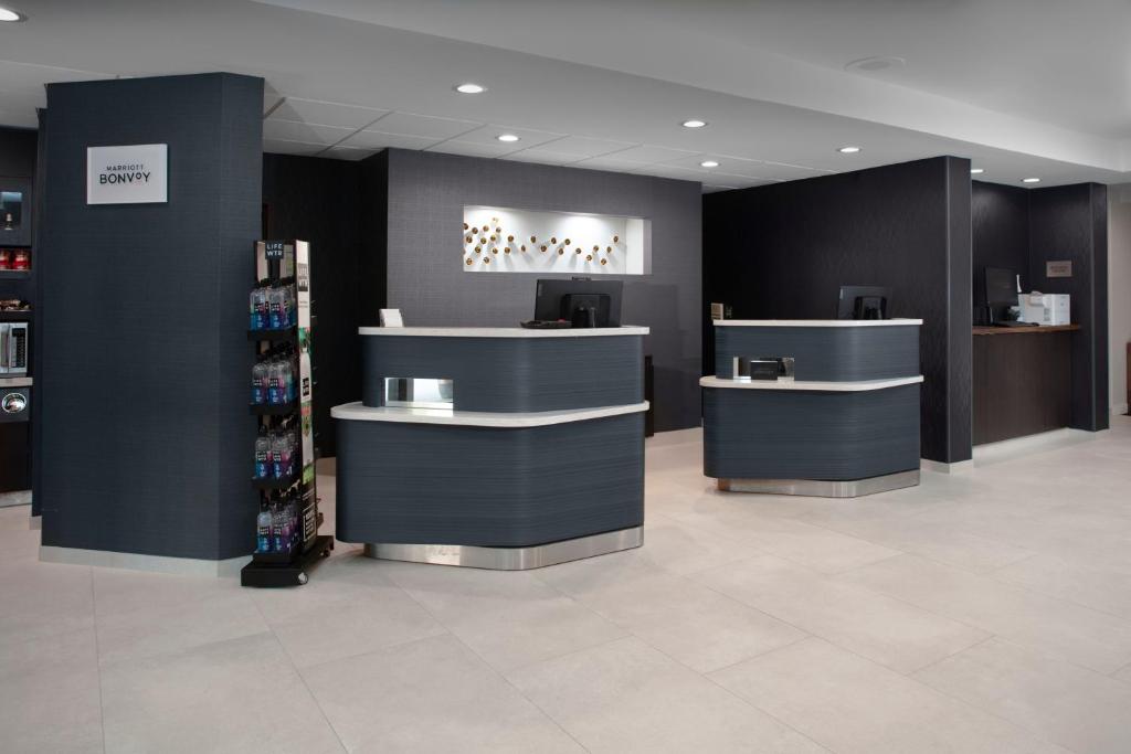 Chứng chỉ, giải thưởng, bảng hiệu hoặc các tài liệu khác trưng bày tại Courtyard by Marriott Richmond Northwest