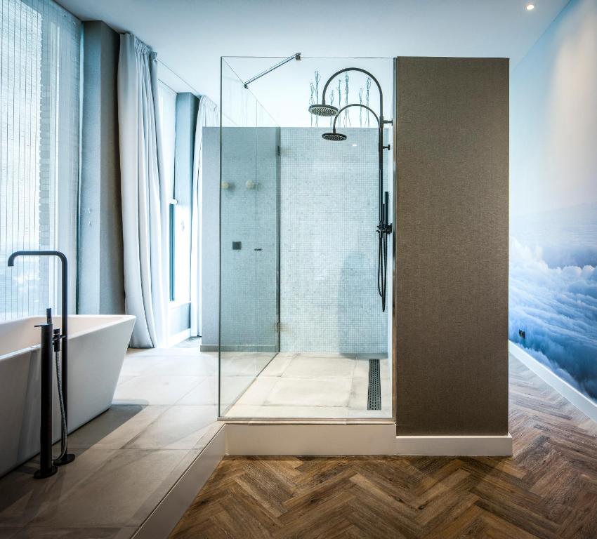 Van der Valk Hotel Nijmegen-Lent - Suite With Hot Tub
