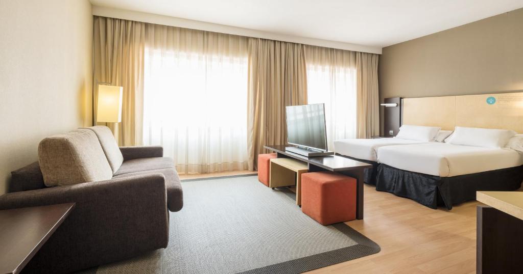 Ilunion Suites Madrid - Resim 7