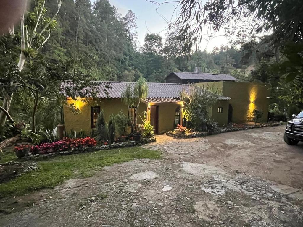 Arroyo Frío River Lodge