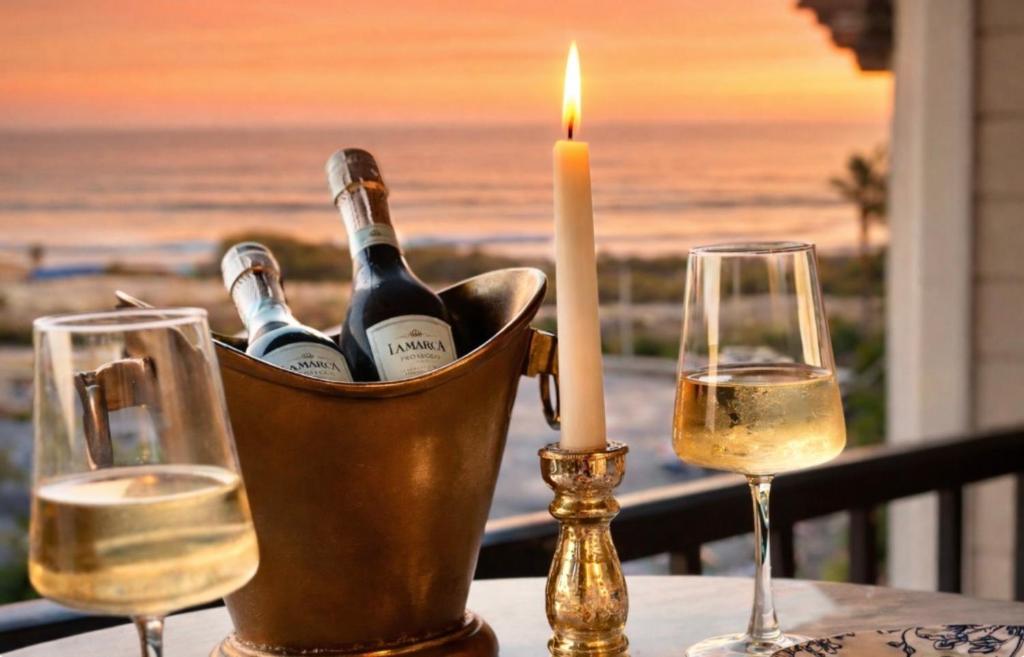 Thức uống tại Oceanview Romantic Escape-King Suite, Balcony, Pool & Bar!
