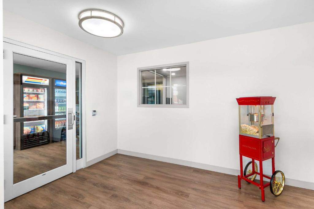 Sonesta Simply Suites Austin South photo