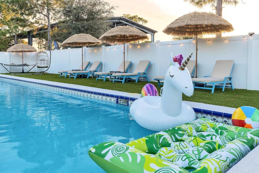 Gallery image of The Palm Villa-Pool, Sauna, bowling, theater, golf in Largo