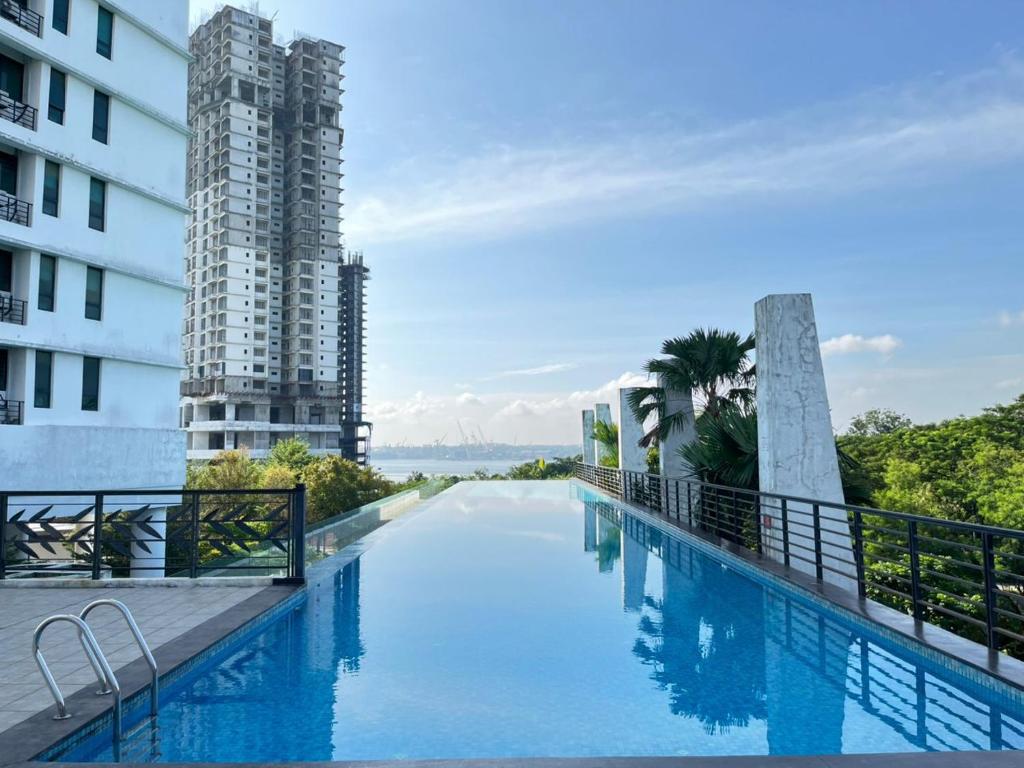 Bazén v ubytování Marina View Resort - Johor nebo v jeho okolí