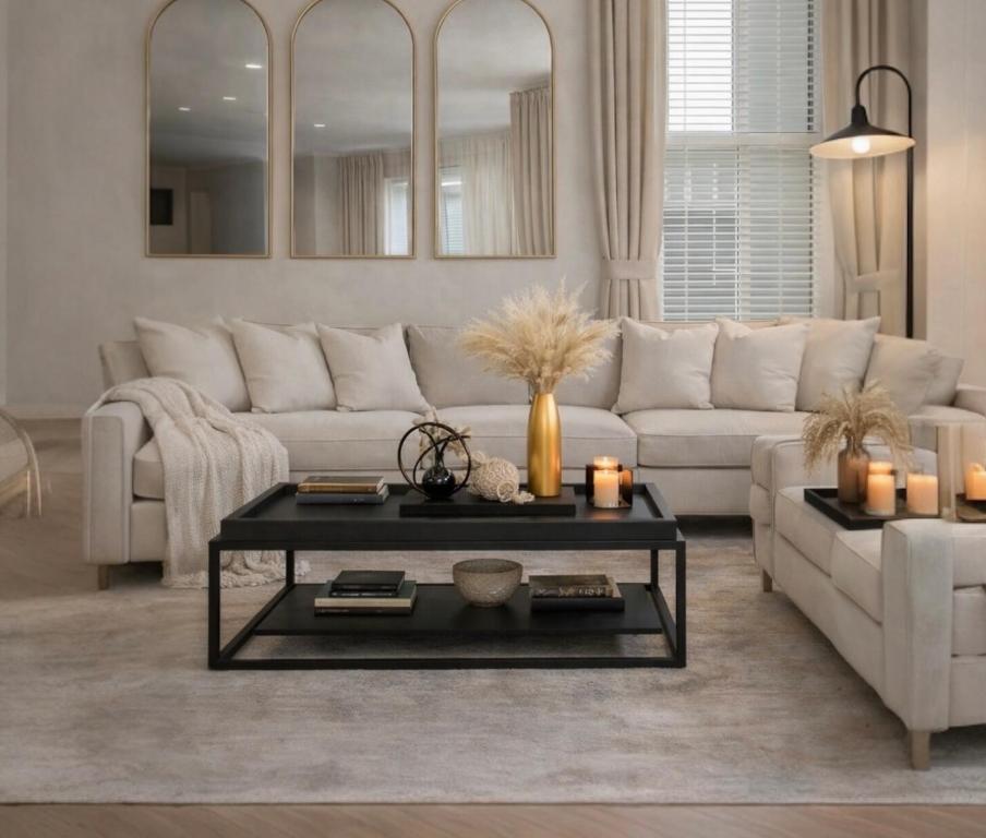 Et opholdsområde på Vikings Apartment City Centre Exclusive Offers With Private Parking & Terrace