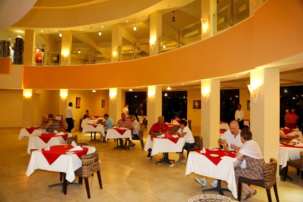 Restaurace v ubytování Coral Sun Beach