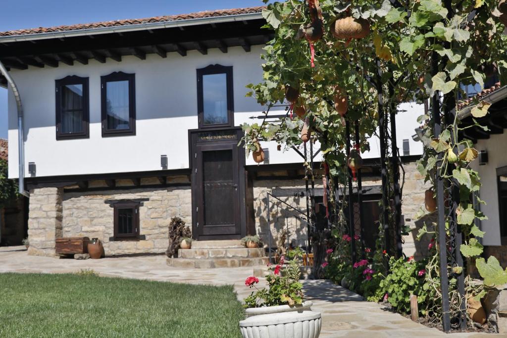 Zahrada ubytování Guest House Epochs since 1871