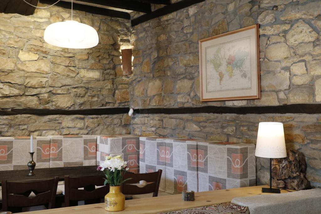 Fotografie z fotogalerie ubytování Guest House Epochs since 1871 v destinaci Lyaskovets