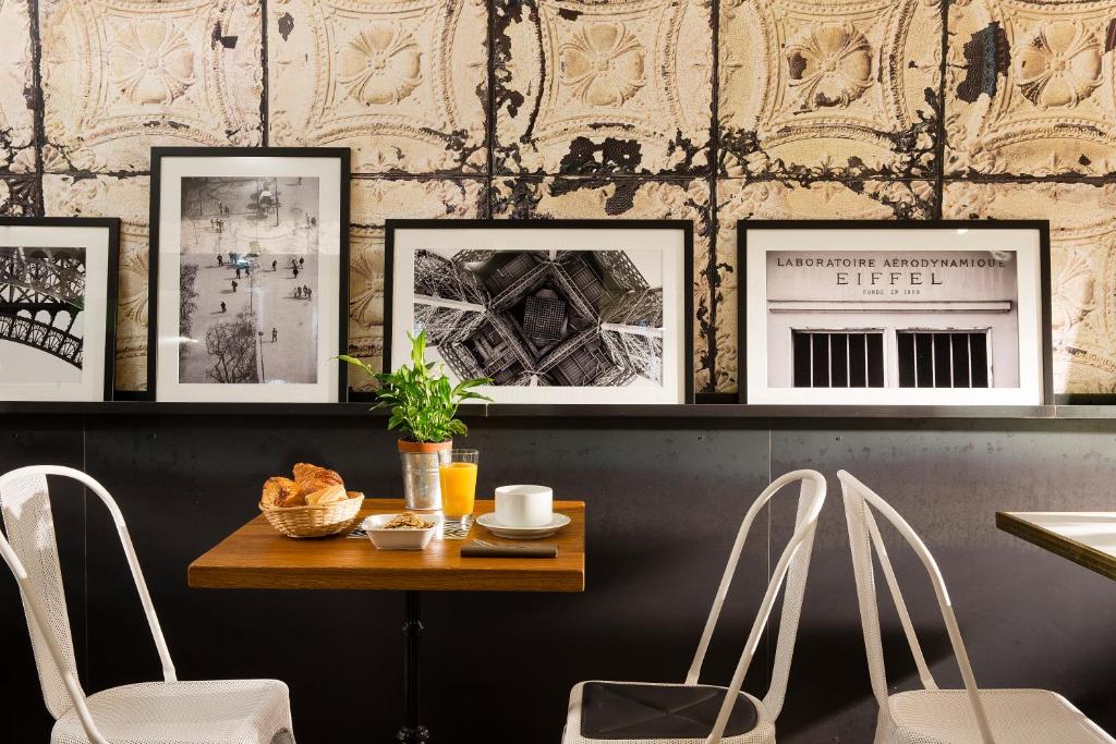 Posezení v ubytování Hotel Espace Champerret