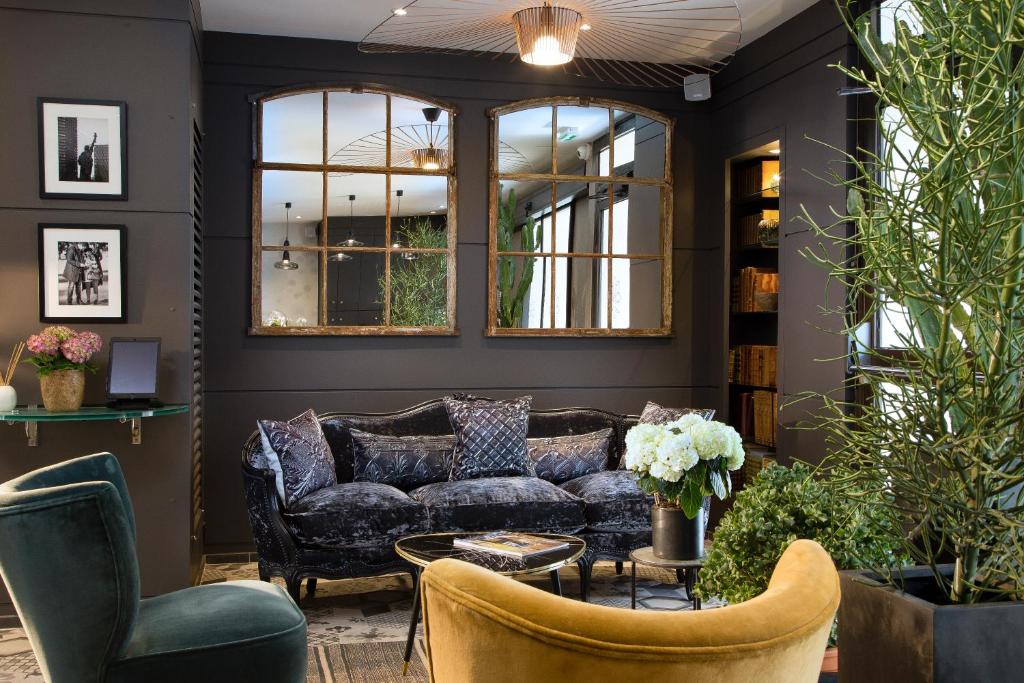 Posezení v ubytování Hotel Espace Champerret