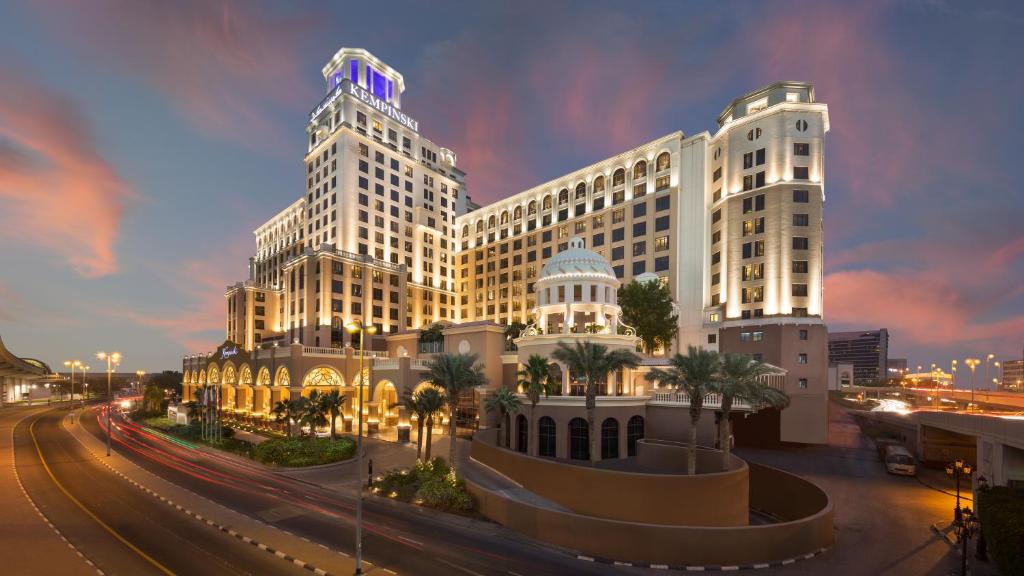 Aspen Chalets by Kempinski Hotel Mall of The Emirates - Resim 6