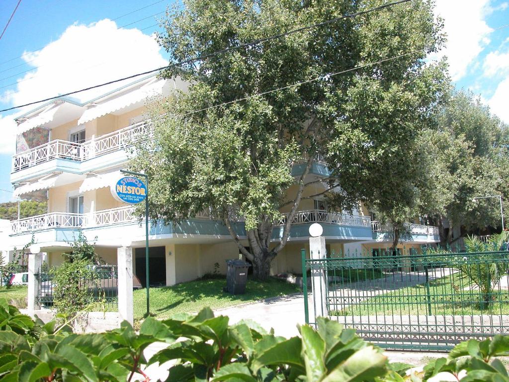 Hotel Nestor - Housity