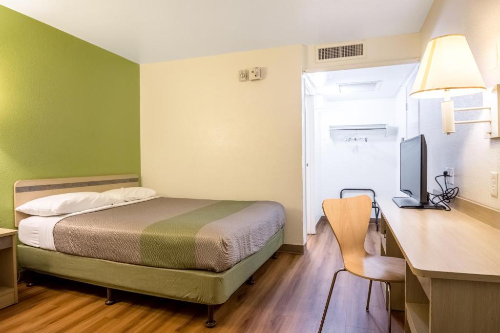 Motel 6-Pueblo, CO - I-25 - Standardzimmer Mit Queensize-Bett