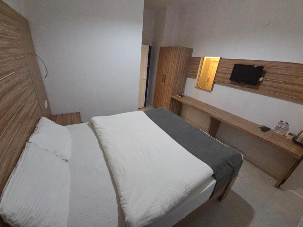 فضای داخلی Royal Ezel Hotel در آنتالیا - تصویر ۳