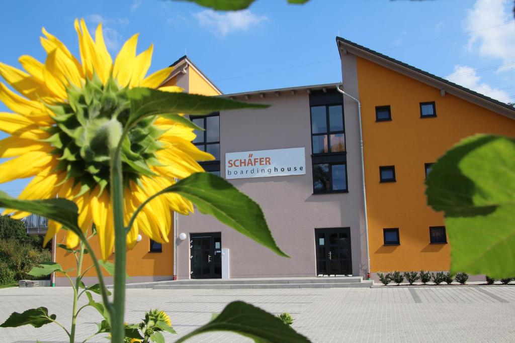 Budova, kde se aparthotel nachází