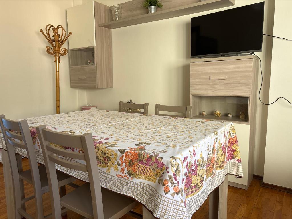 TV/trung tâm giải trí tại LA CASA DI AURORA