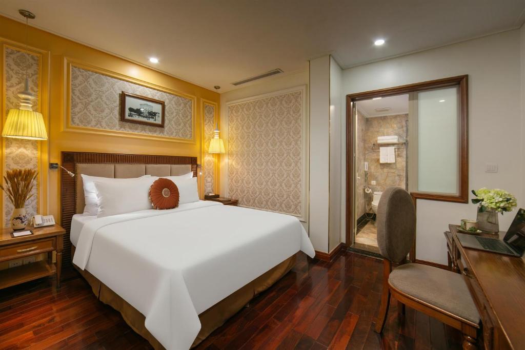Phòng Romance Cổ Điển