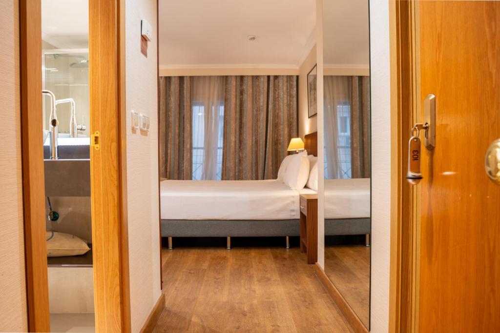 Aparto-Hotel Rosales - 10