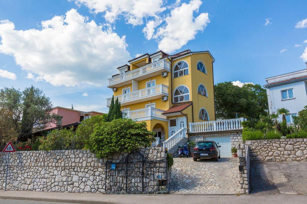 Süßes Studio-Apartment nur 300 Meter zum Strand mit romantischem Balkon