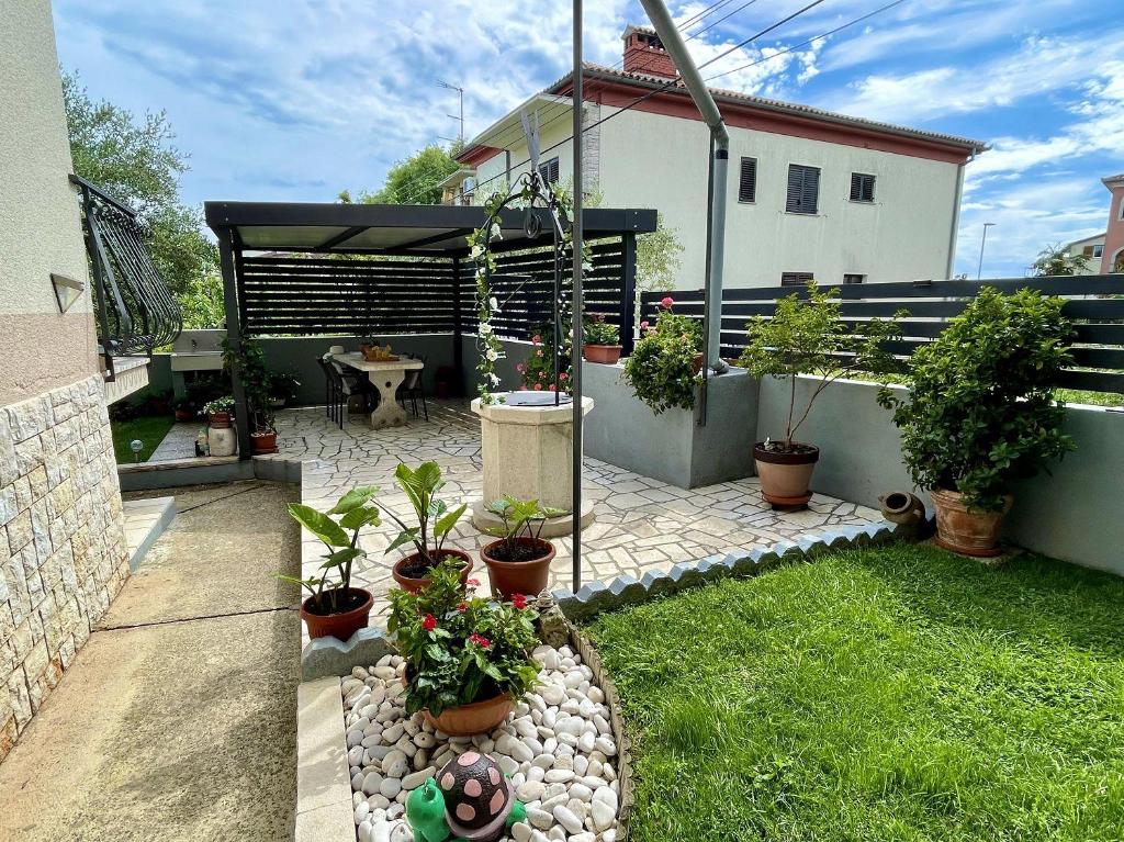 Voll ausgestattetes Apartment in Rovinj mit herrlicher Terrasse zum Geniessen