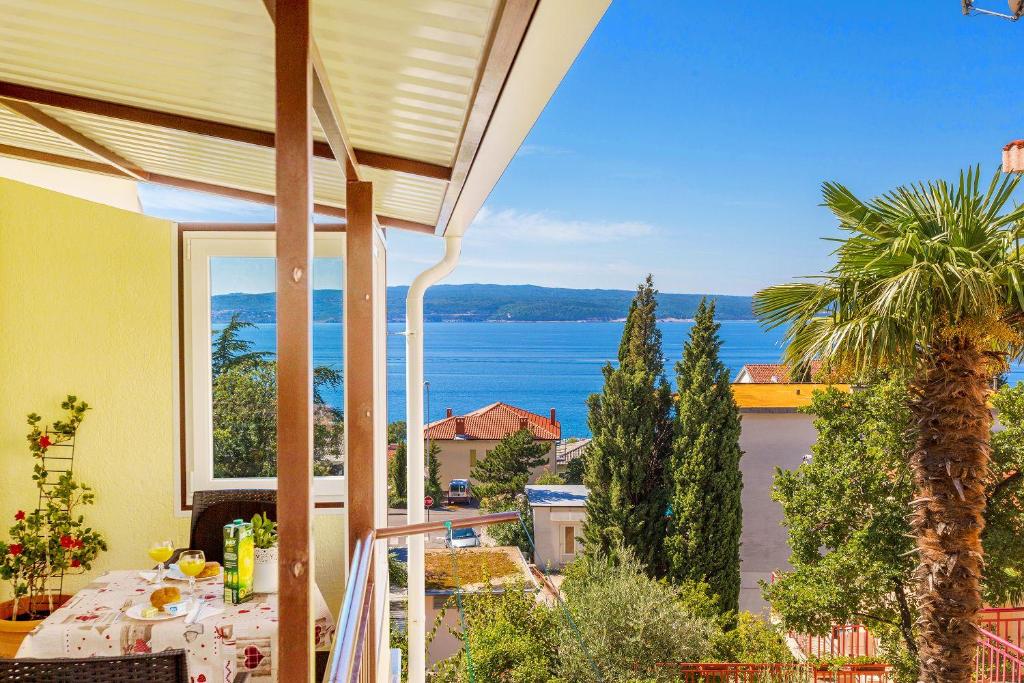 Besonderes Apartment nur 200 Meter zum Sandstrand mit Meerblick, Parkplatz, Klima