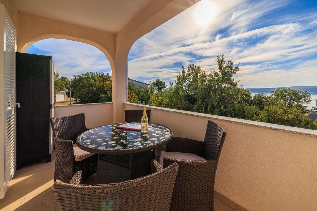 Bezauberndes Apartment nur 390 Meter zum Strand mit Meerblick, Waschmaschine