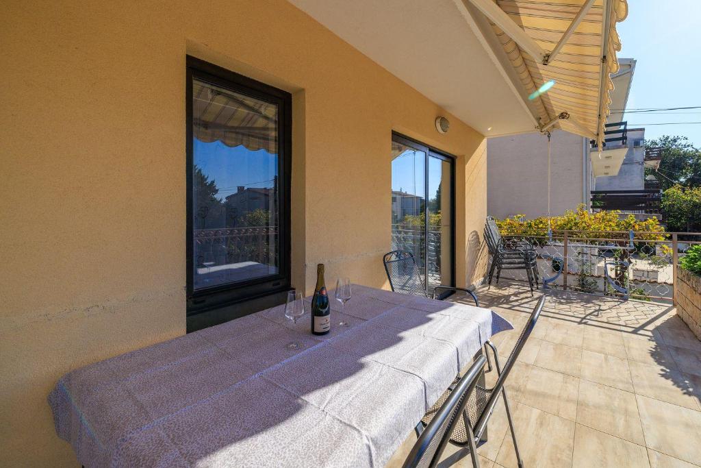 Helles Apartment nur 450 Meter zum Strand mit BBQ-Bereich - Hunde willkommen