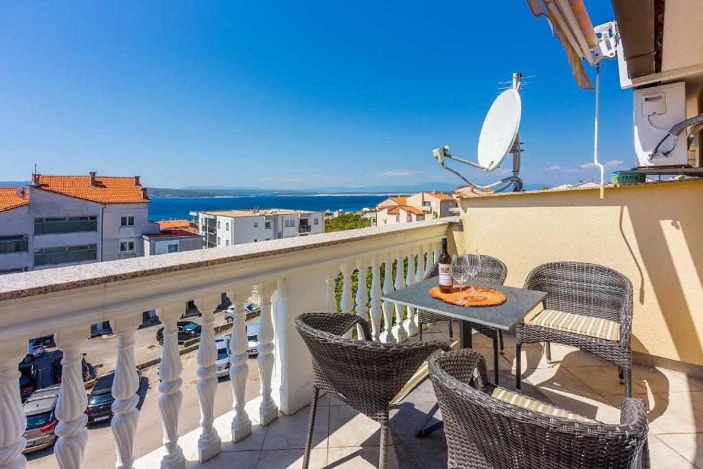 Helles Studio-Apartment mit traumhaften Meerblick, Privatparkplatz, Grill