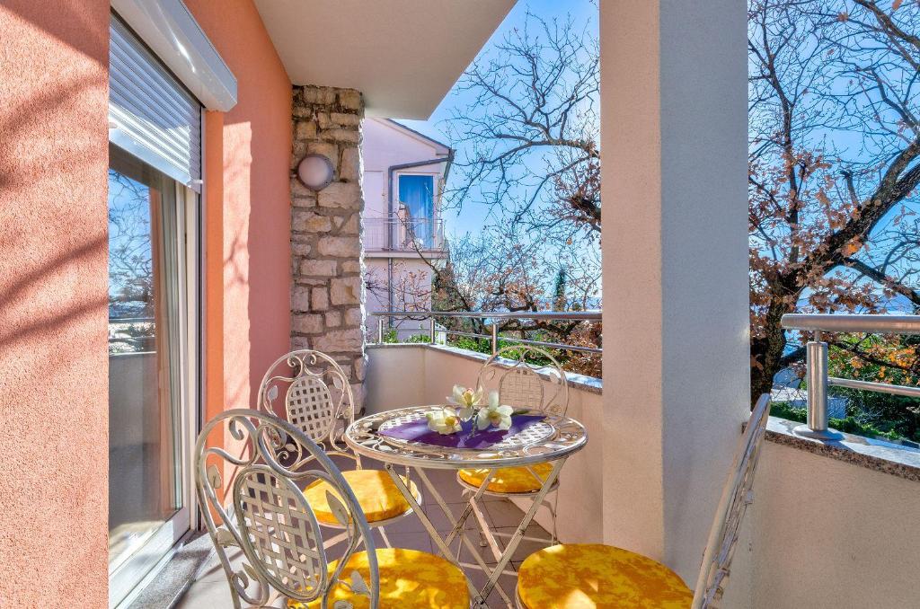 Modernes Apartment nur 430 Meter zum Sandstrand mit Privatparkplatz